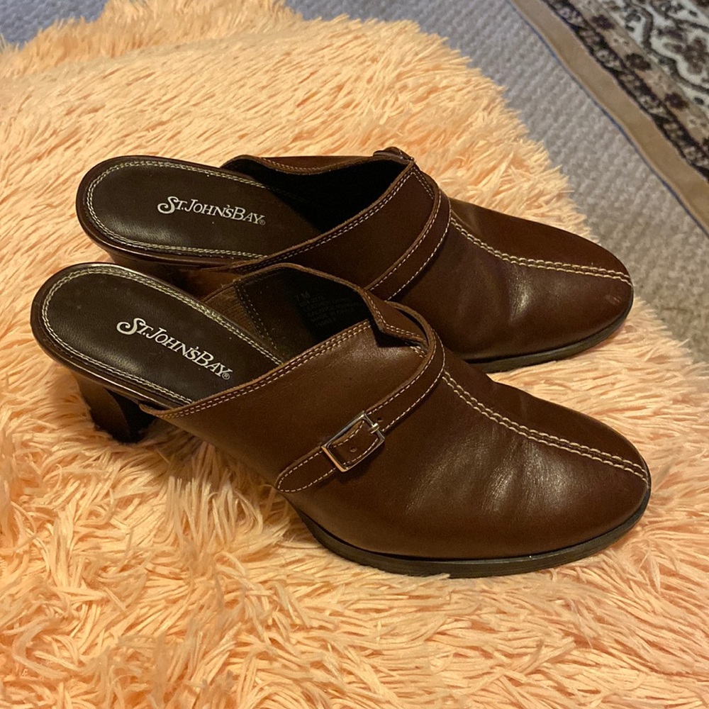 St. John’s Bay slide mules size 7